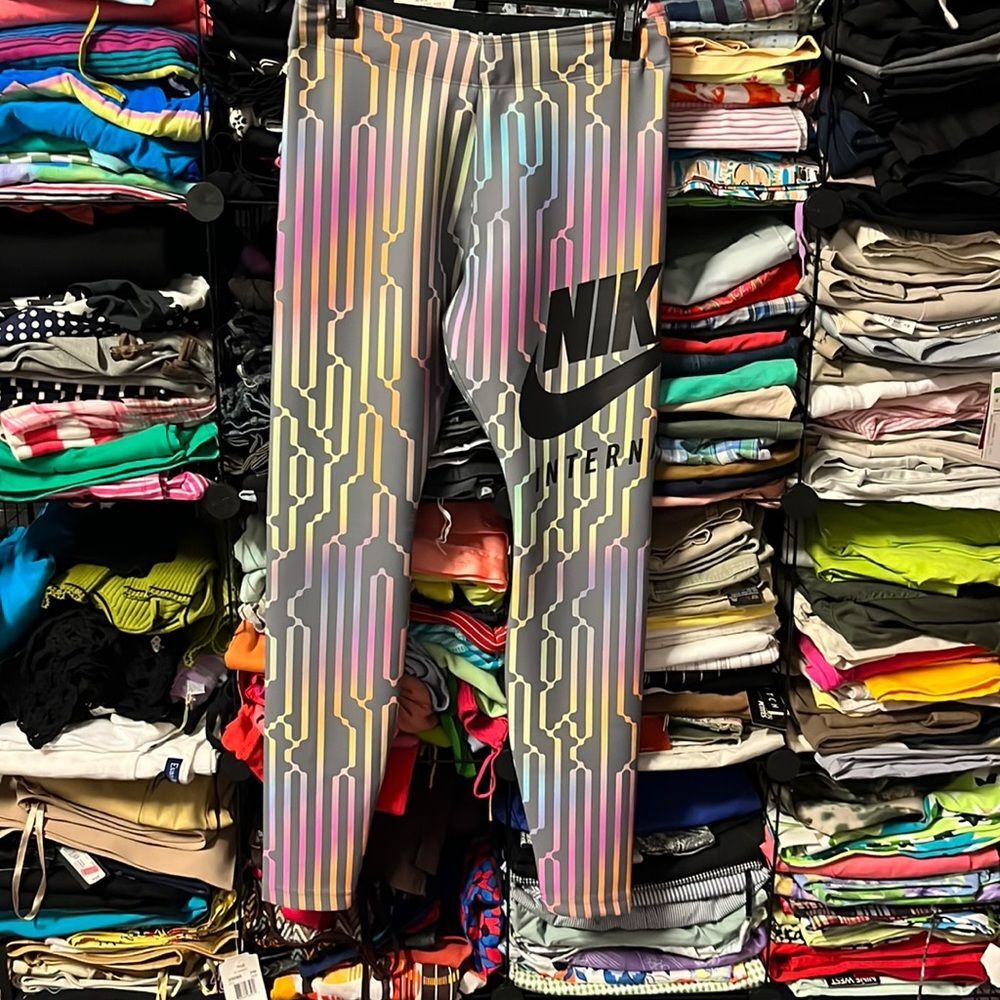 Nike international leggins